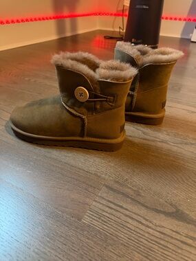 UGG | Shoes | Ugg Bandara Ankle Boot Size 6 | Poshmark
